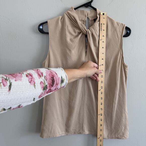 VTG 90s Casual Corner Stretch Silk Blend Blouse Sz 6 Tan Knot-neck Sleeveless - Picture 11 of 11